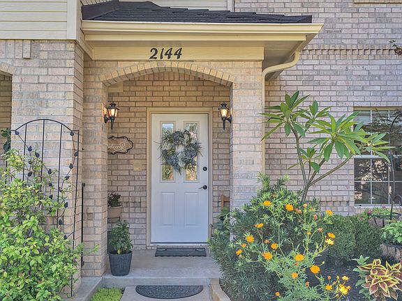 3rd image of 2144 Lakeforest Dr