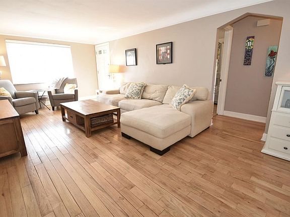 3rd image of 4442 Duneden Ave