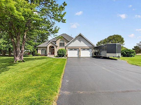 3rd image of 4802 Pipers Way
