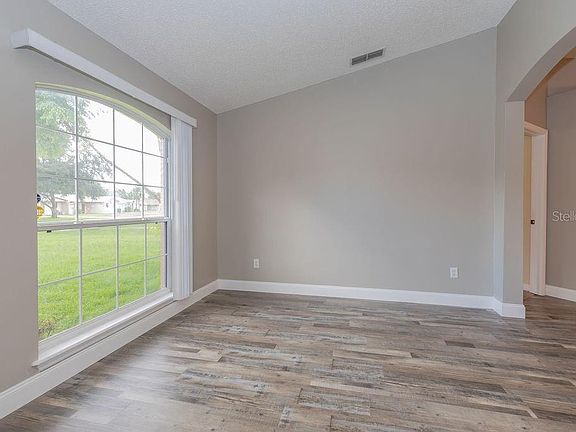 3rd image of 1080 E Hancock Dr