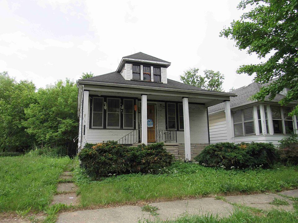 7527 Holmes