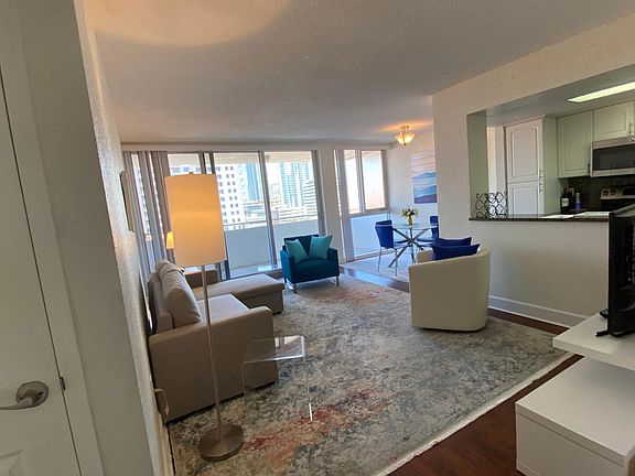 4th image of 470 3rd St S Unit 814