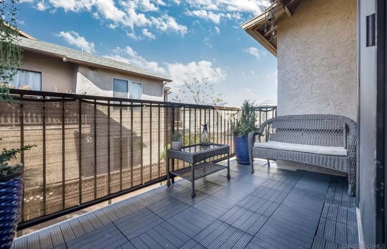 2 bed, 921 sqft, $2,700 — Photo 3