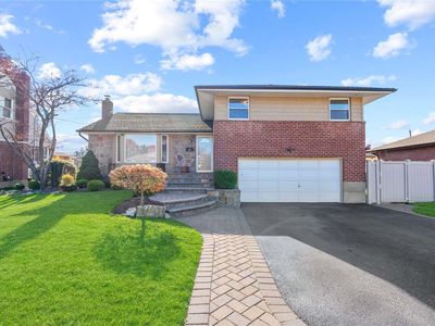 29 Birchwood Park Drive, Syosset, NY, 11791