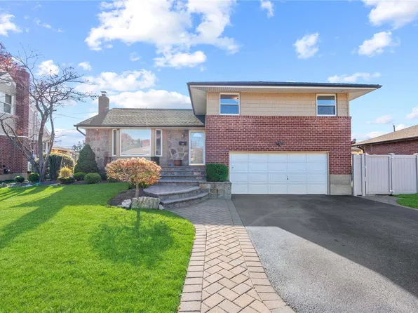 29 Birchwood Park Drive, Syosset, NY 11791