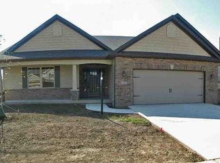 1307 Fieldstone Dr, Savoy, IL 61874