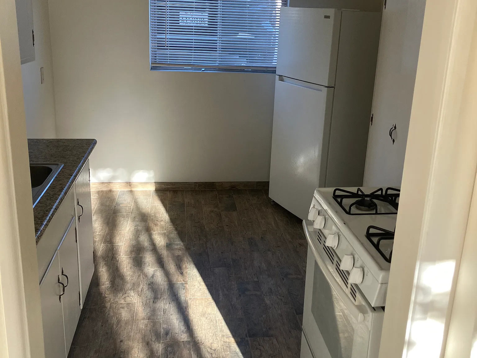 Studio, 400 sqft, $1,700 — Photo 3