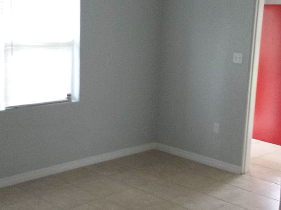 3rd image of 6 Carver Ct