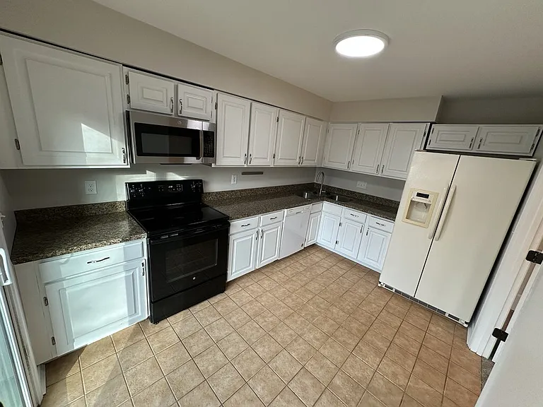 9133 Dominion Cir — Photo 6