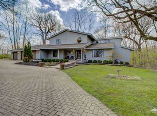 9 Riverwood Ln, Oswego, IL 60543