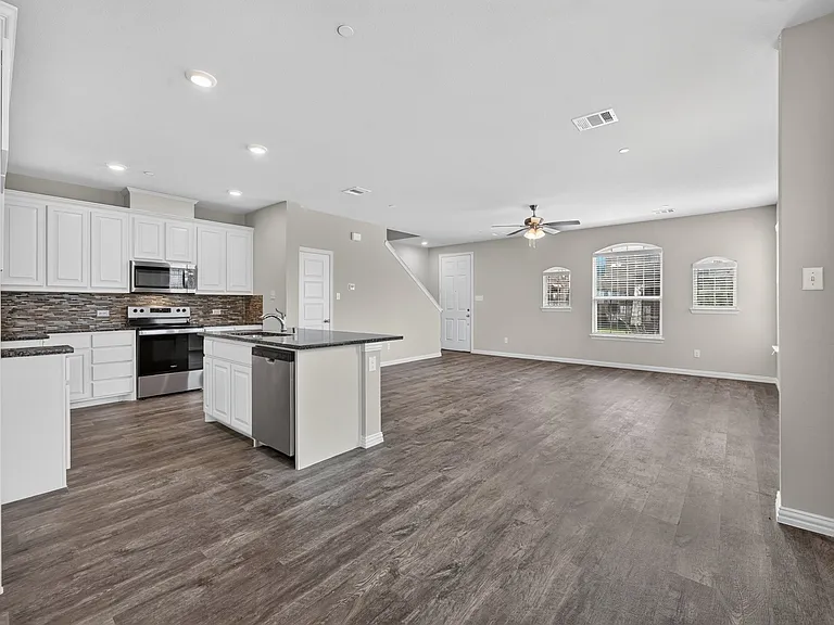 3316 Solana Cir — Photo 4