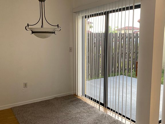 4th image of 479 Hunter Cir