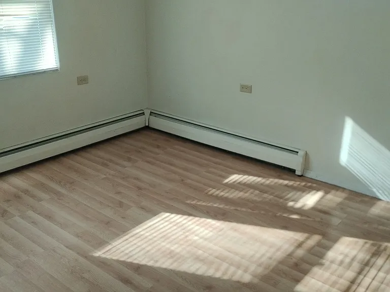 604 W 2nd St #2 — Photo 2