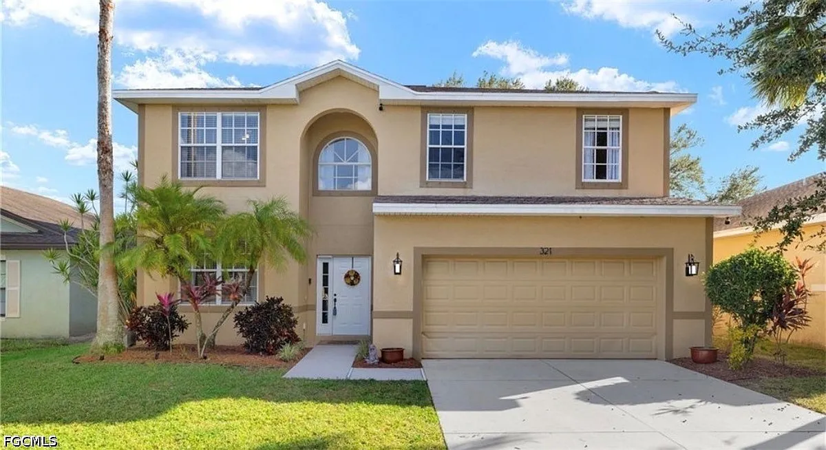 4 bed, 3.0 bath, 2313 sqft, $2,500 — Photo 1