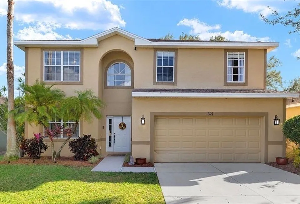 321 Shadow Lakes Dr