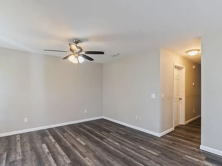 2716 Oak Hammock Dr — Photo 6