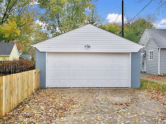 3rd image of 1701 Kessler Boulevard East Dr