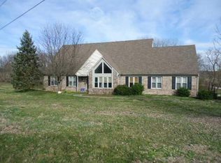 4001 Paddock Ln, Simpsonville, KY 40067