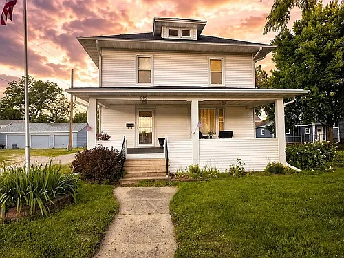 215 Marion St Photo 1