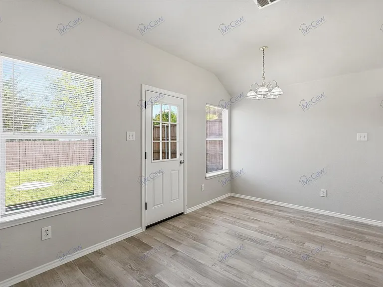 412 Pin Oak Ln — Photo 10