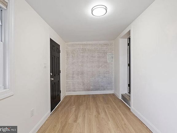 4th image of 1118 Brown St #318