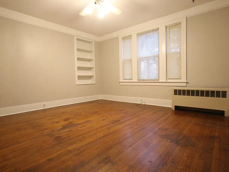 15 E Victory Dr #2 — Photo 8