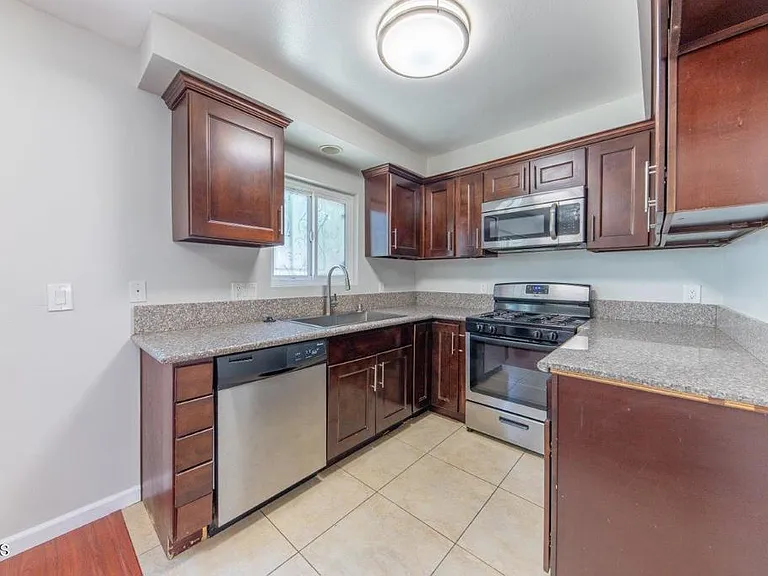6741 Nagle Ave — Photo 3