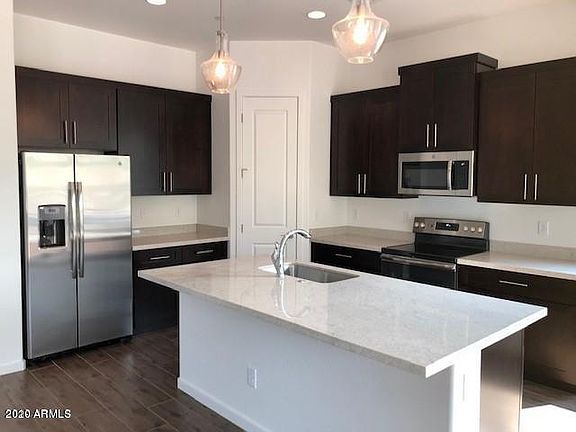 5th image of 305 W Leann Ln