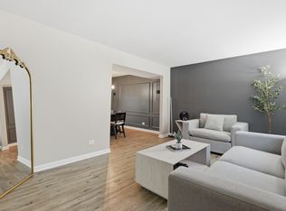 1880 Gleneagle Cir, Elgin, IL