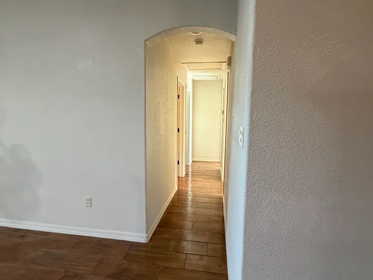 2627 S 18th Dr — Photo 14