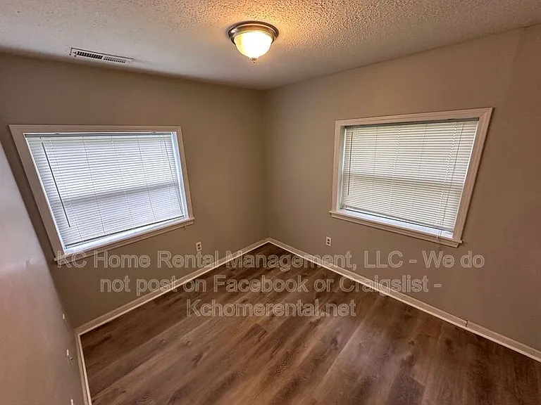 8538 England St — Photo 14