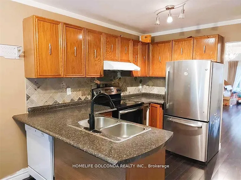 48 Hadden Cres — Photo 6