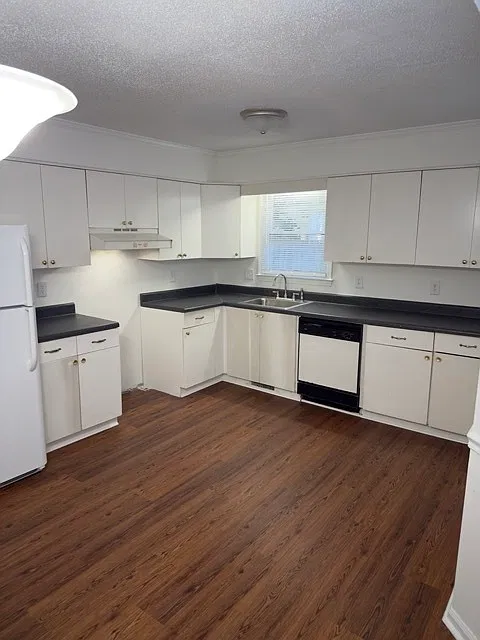 4 bed, 2.0 bath, $1,580 — Photo 4