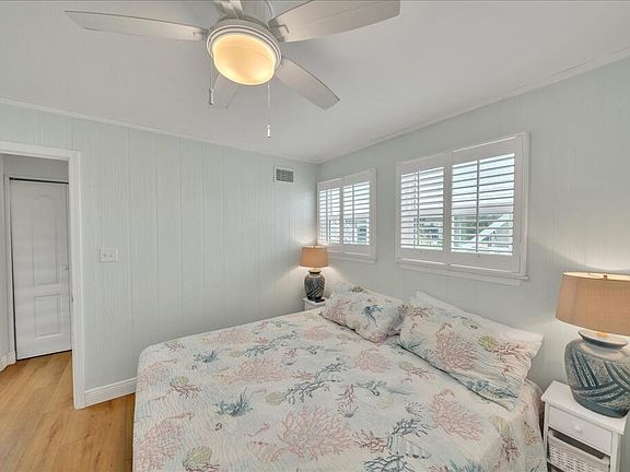 5th image of 4491 Surfside Ln