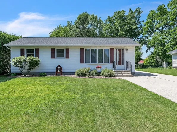 236 W Main St, Mishicot, WI 54228