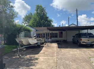 7402 Lakehurst Dr, Houston, TX 77087