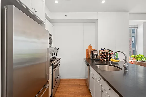 Rented by Douglas Elliman | media 16