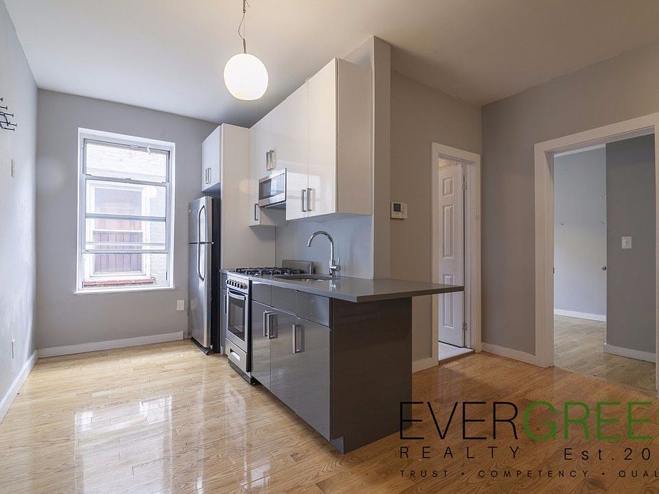 1st image of 1601 Park Pl APT 3F