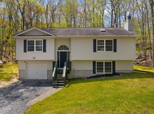 157 Buck Run Dr, Milford, PA 18337