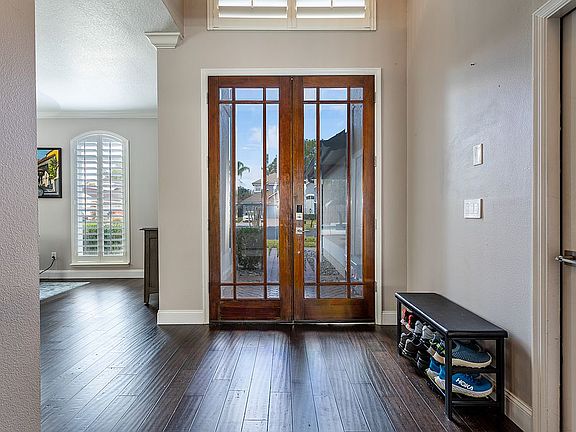 4th image of 627 Park Forest Ct