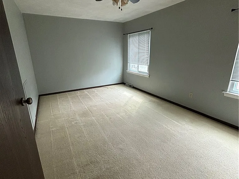 3204 Camberly Dr — Photo 30