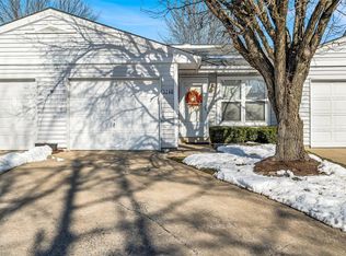3248 Meadow Trail Dr #75, Saint Peters, MO 63376