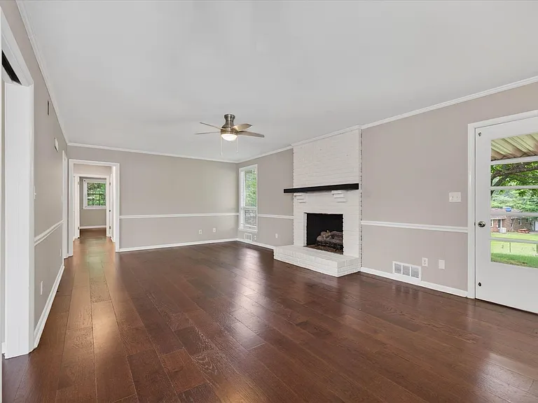 306 Locust Rd — Photo 16