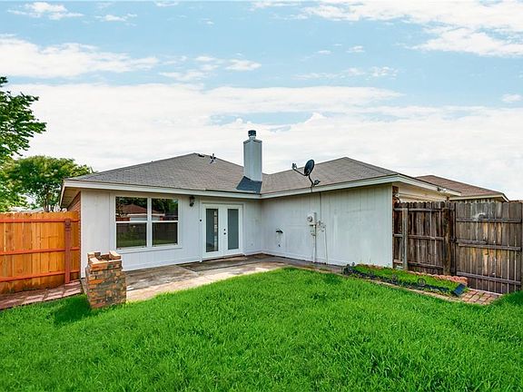 2nd image of 2736 Hidden Springs Dr