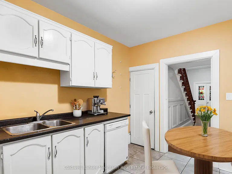 54 Yarmouth St #B — Photo 7