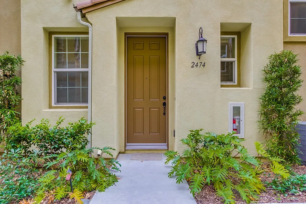 3 bed, 2.5 bath, 1412 sqft, $3,850 — Photo 2