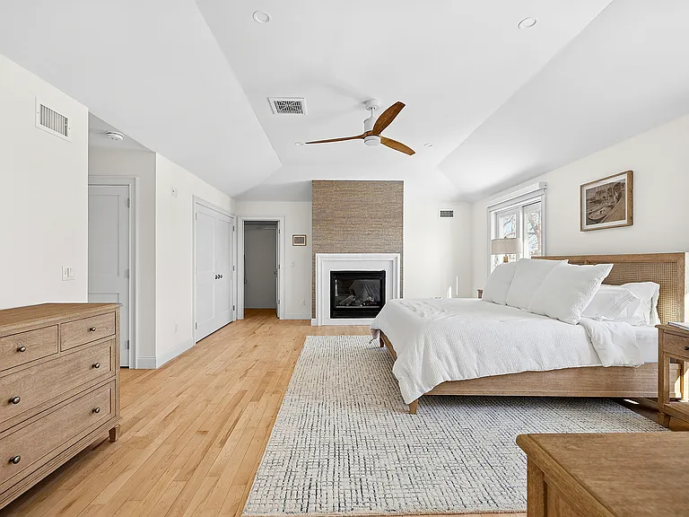4 Bayberry Rd — Photo 16