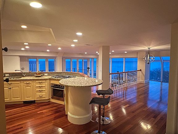 4th image of 63 Oceanside Dr #63