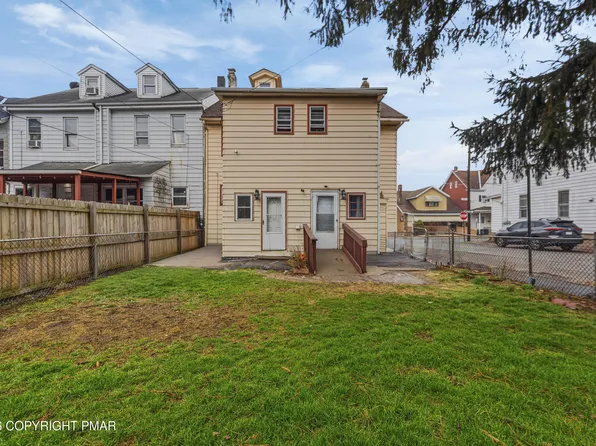 221 S 223 Pine St, Hazleton, PA 18201