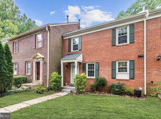 8820 Cameo Sq, Springfield, VA 22152